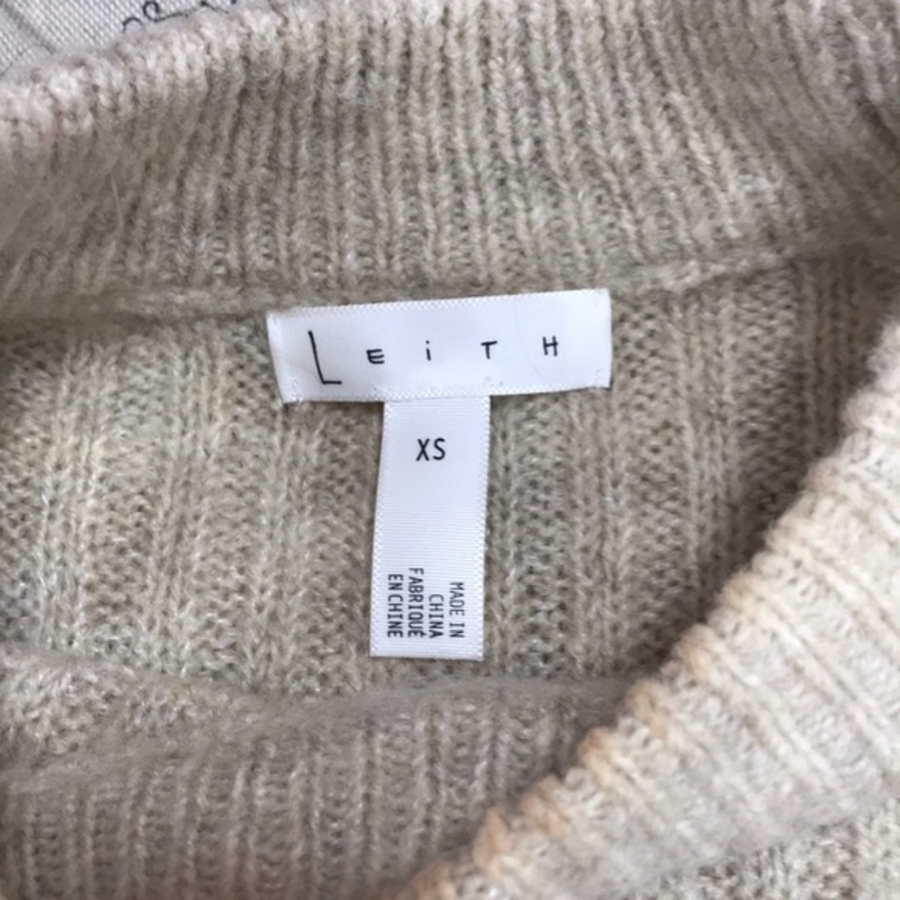 Leith Ribbed Puff Shoulder Sweater - Picture 4 of 8